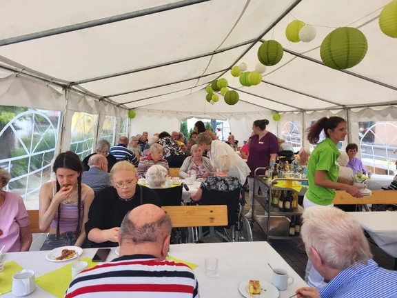 Foto_im_Zelt.jpg 
