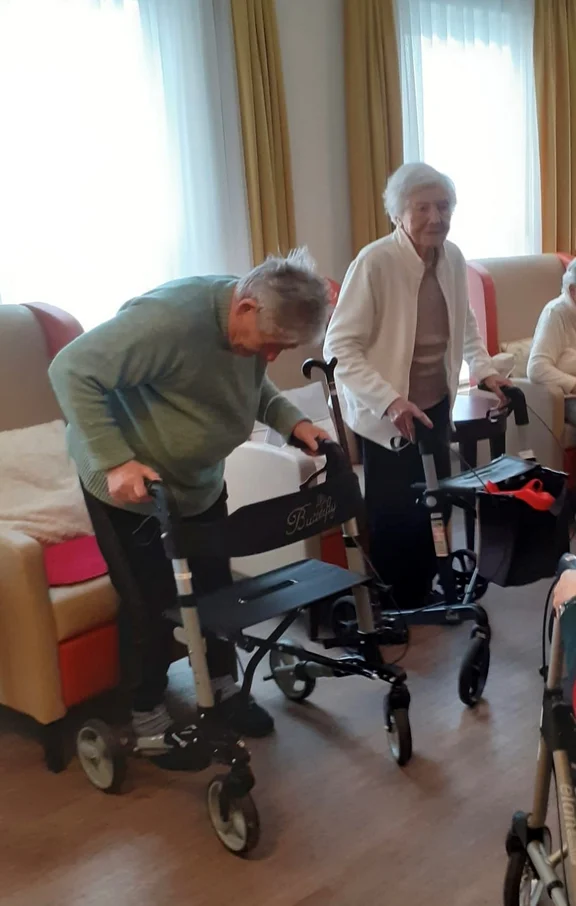 Skigymnastik_mit_Rollator_1.jpg 