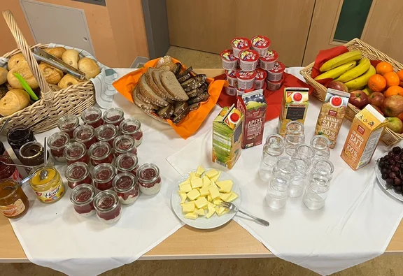 Mitarbeiterfrühstück_FM.jpg 